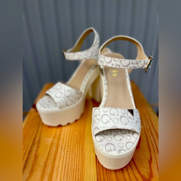 Guess platform sandals white size 6 - Picture 3 of 9